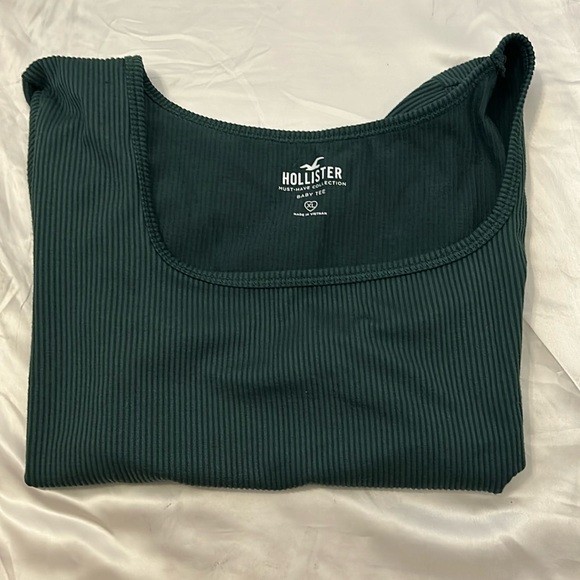 Green Hollister baby tee green - Picture 1 of 2